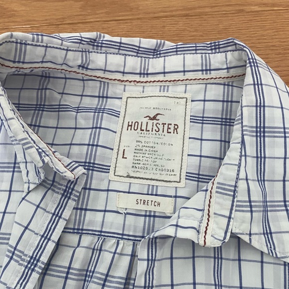 Hollister women’s plaid button up - dad style - Picture 2 of 3